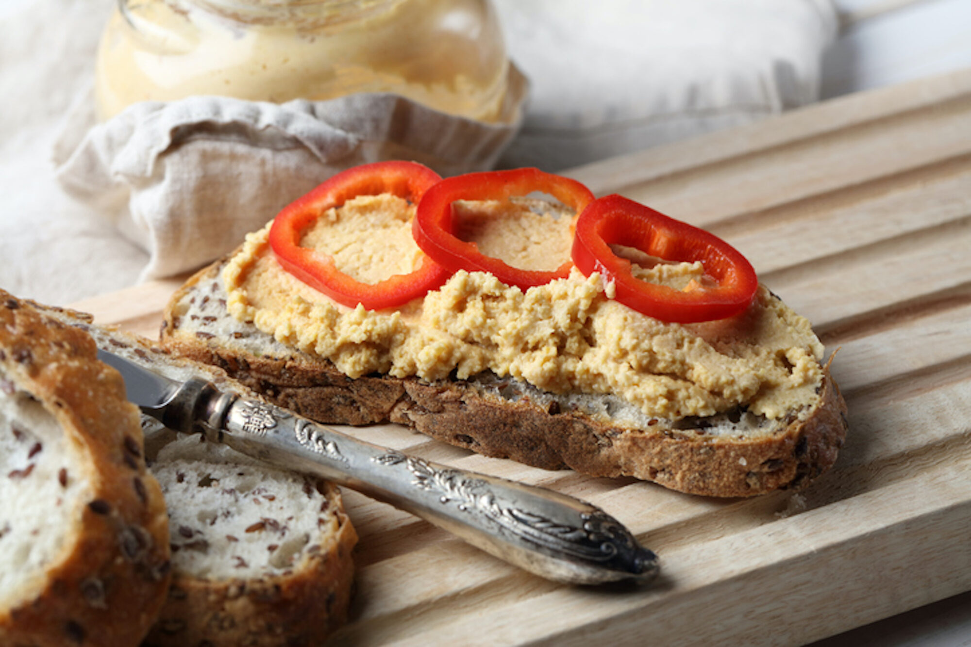 Hummus-Vollkornbrot-gogreen-1.jpg