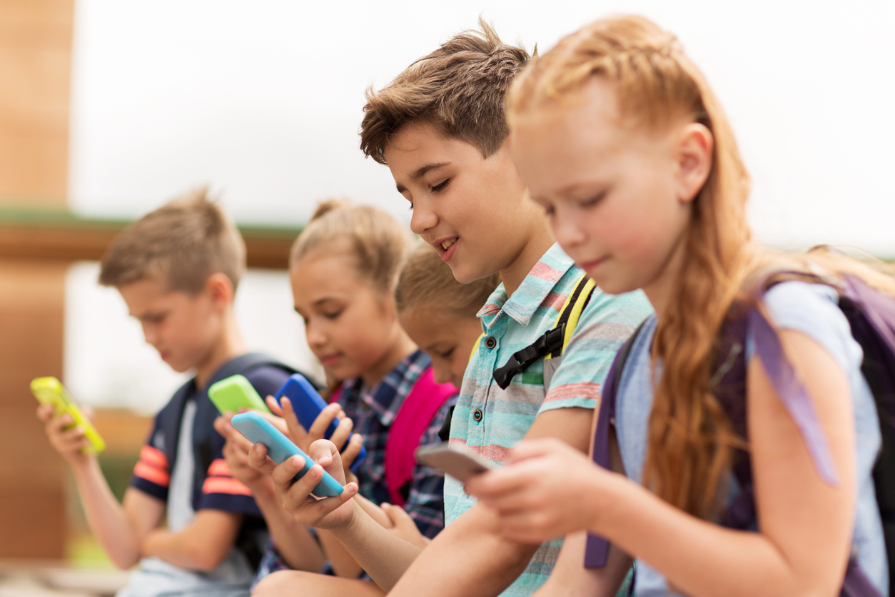 Kinder und Smartphones