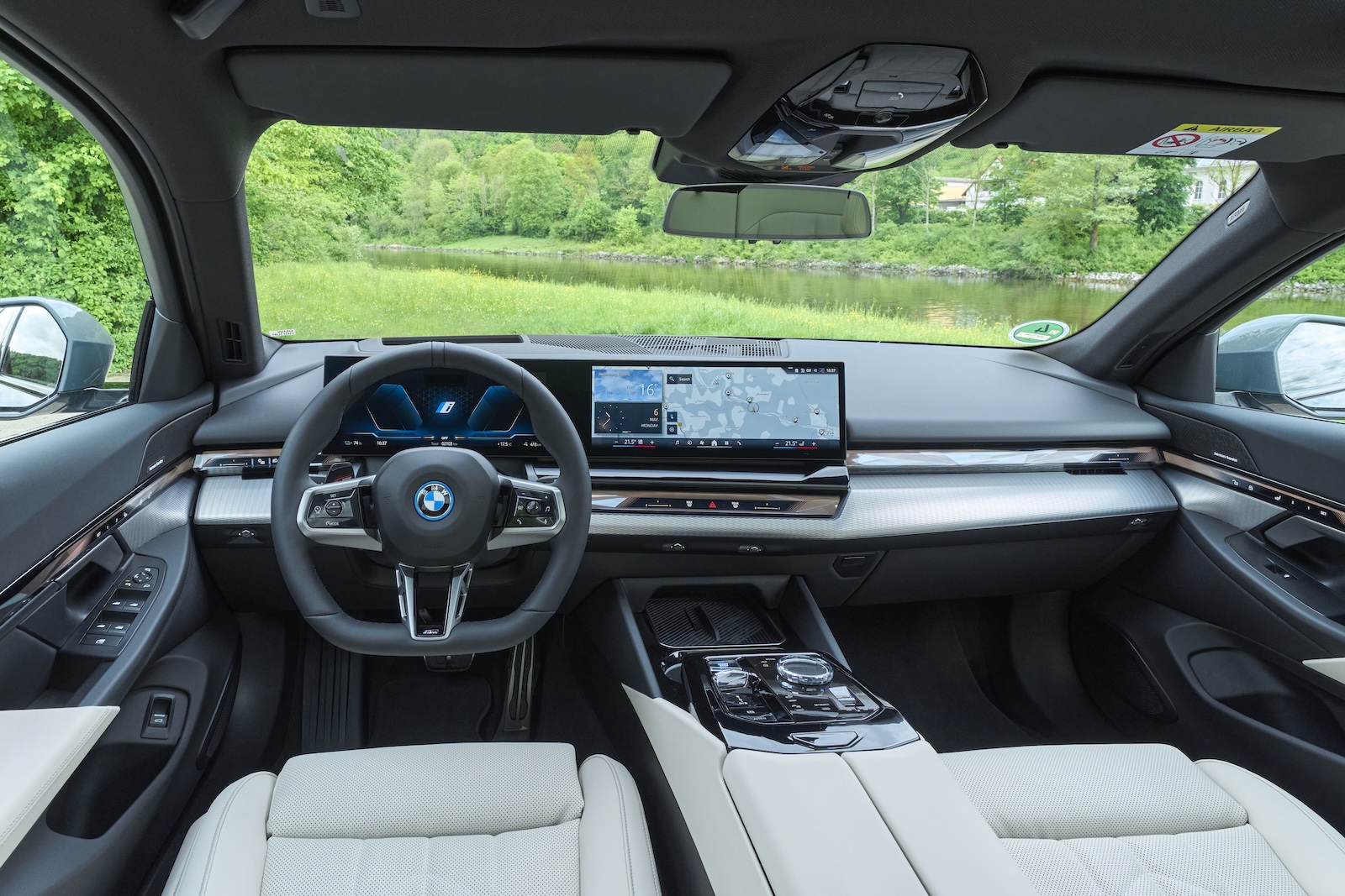 Cockpit BMW i5 Touring